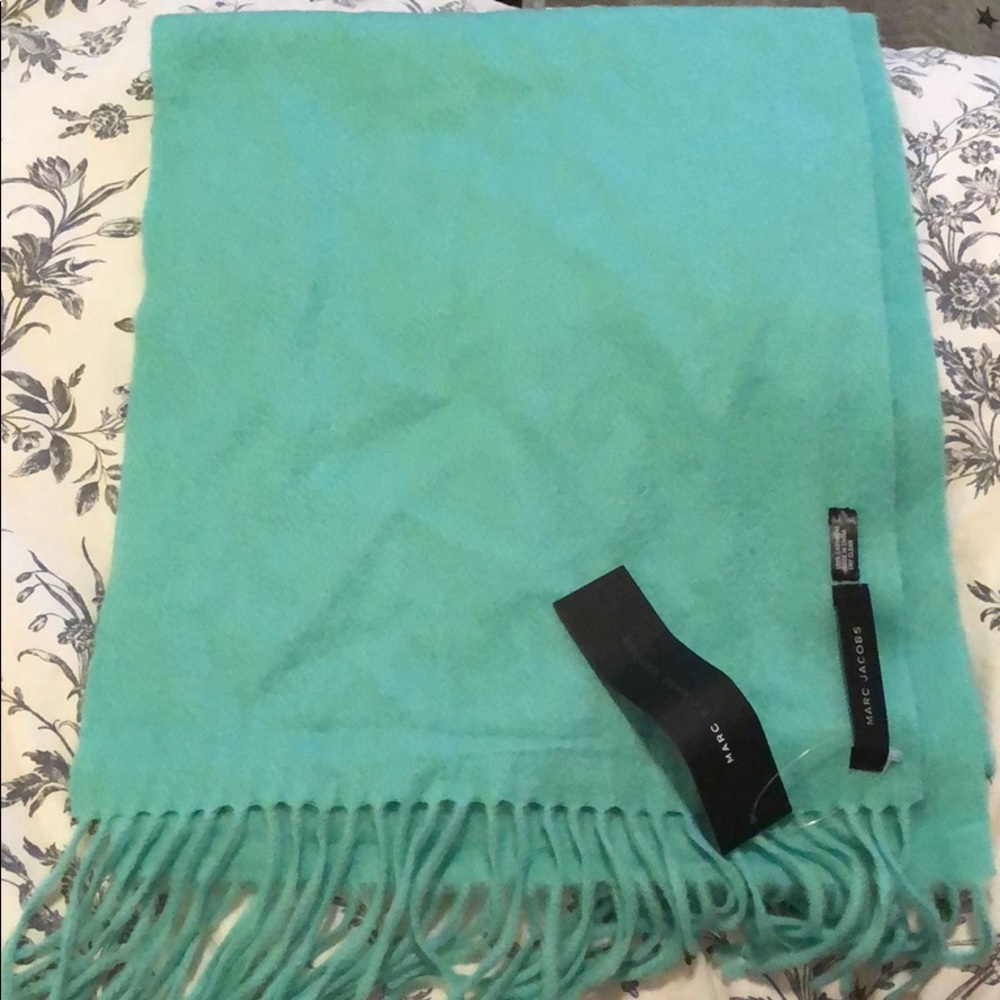 Marc by Marc Jacobs 100% cashmere scarf